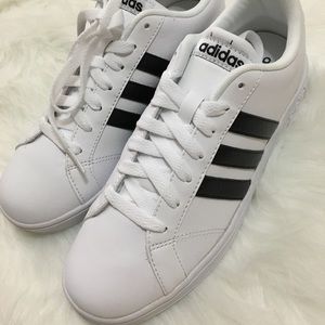NIB Women’s Adidas Neo Baseline Sneakers 6.5